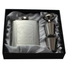 Wholesale Stainless Steel Hip Flask, Portable 7 Ounces Hip Flask